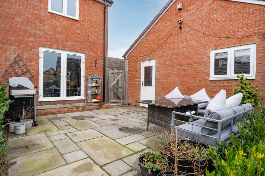 Property photo 2 of 37