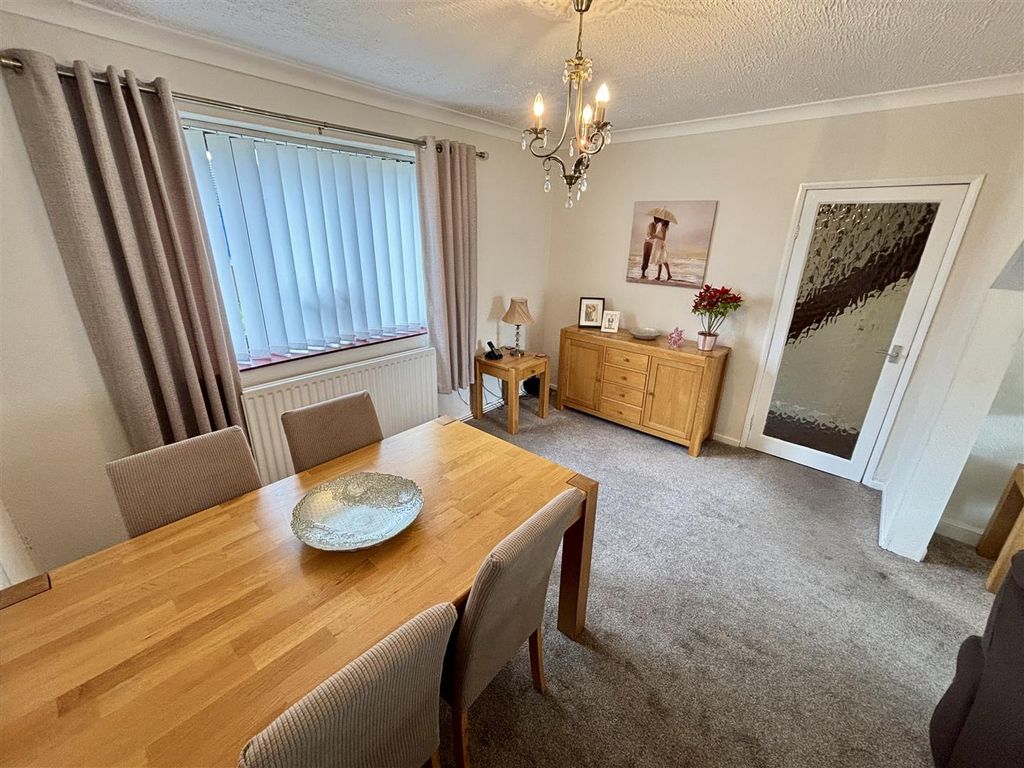 Property photo 3 of 16 Dining Room