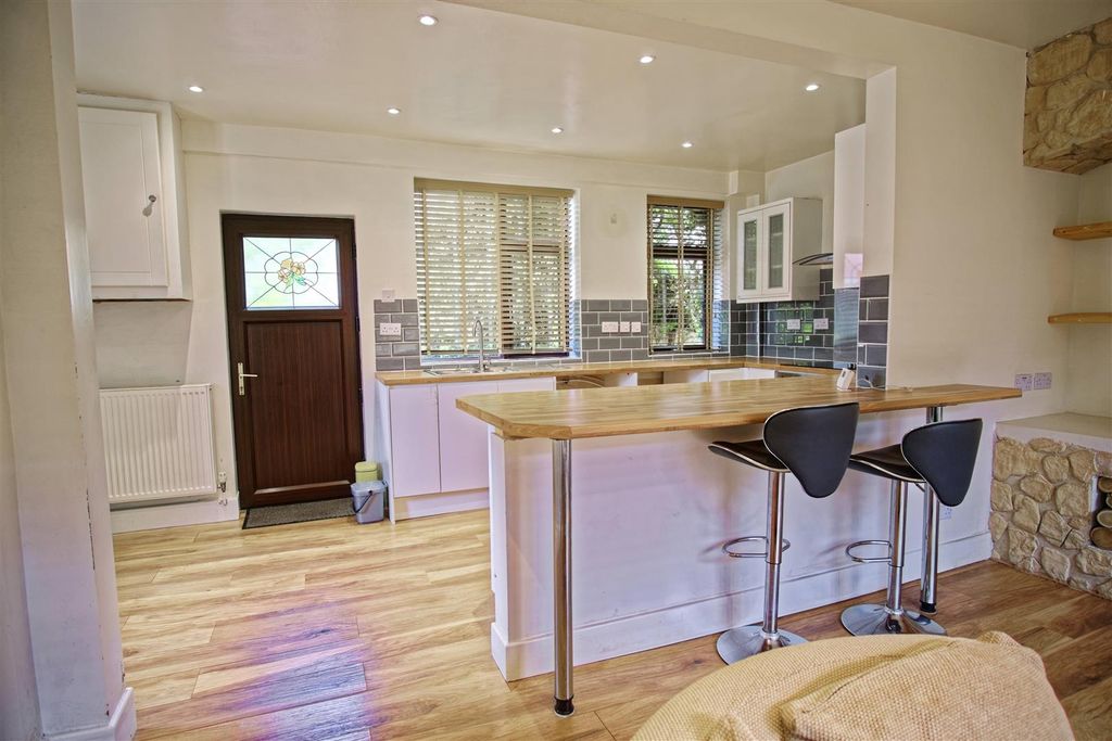 Property photo 3 of 9 Breakfast Bar / Dining Area