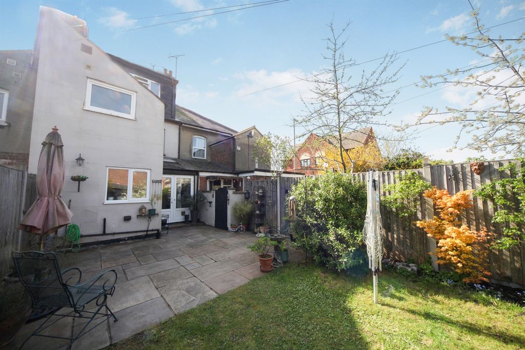 Property photo 3 of 16