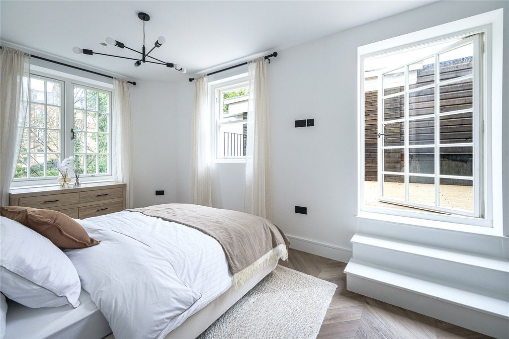 Property photo 2 of 17 Picture No. 22