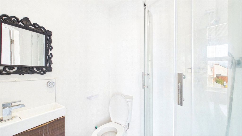 Property photo 2 of 12 Picture No. 10