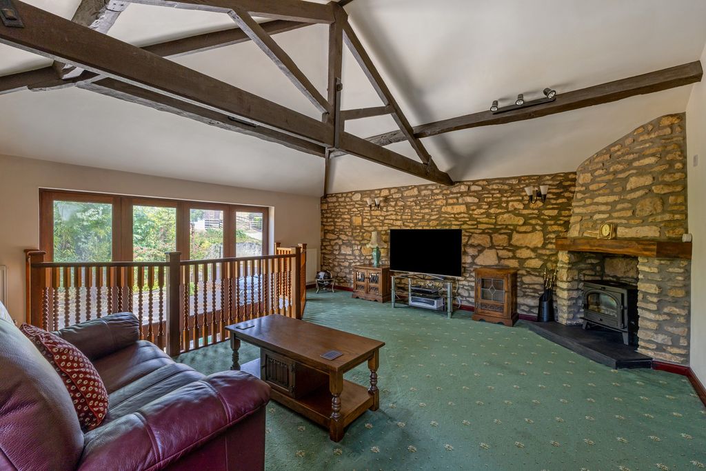 Property photo 2 of 22 Sitting Room