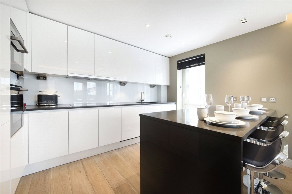 Property photo 2 of 17 Kitchen