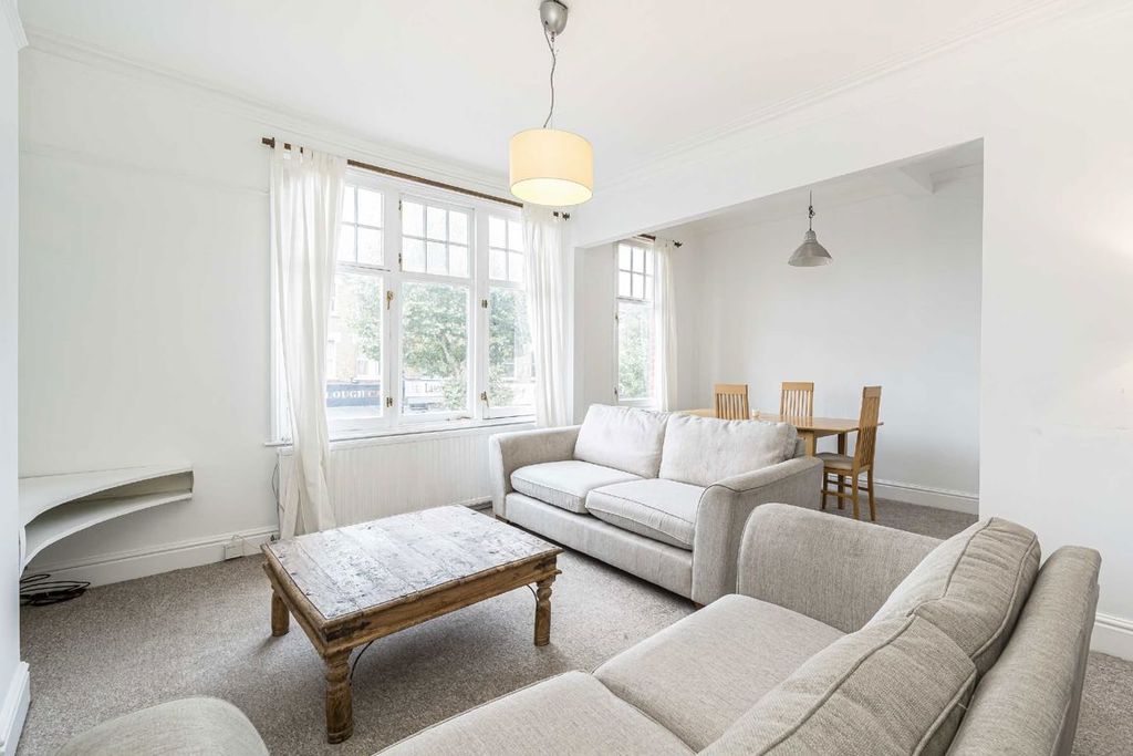 Property photo 2 of 8