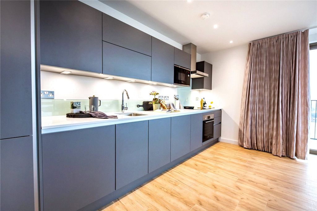 Additional image 8 of 2 bed flat for saleThe Lock, Greenford Quay, Greenford UB6