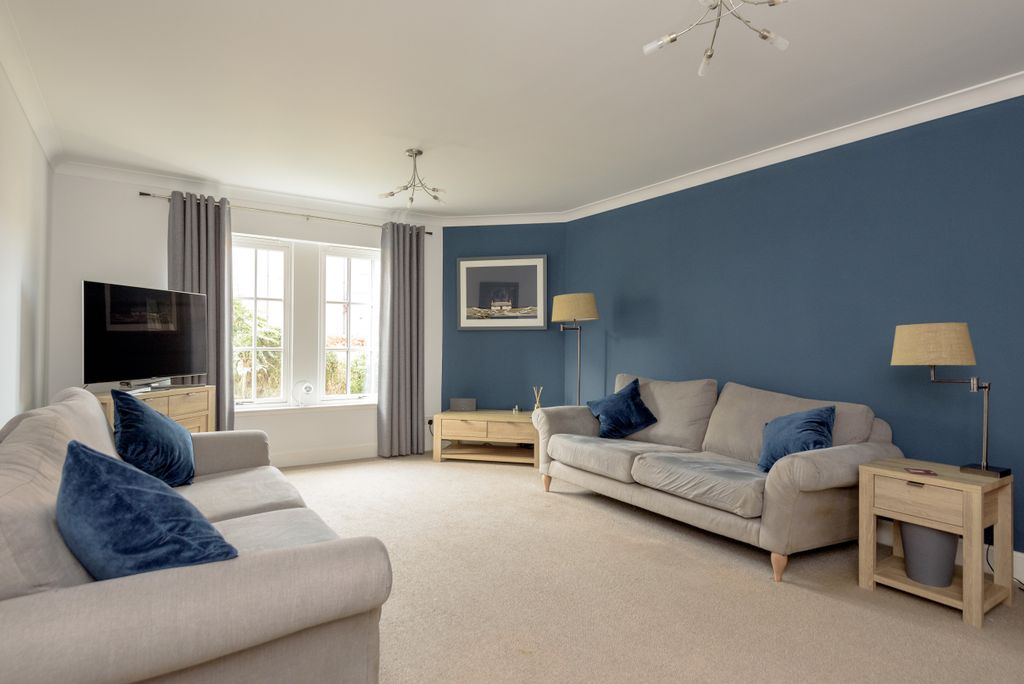 Property photo 2 of 21 Property Image 2