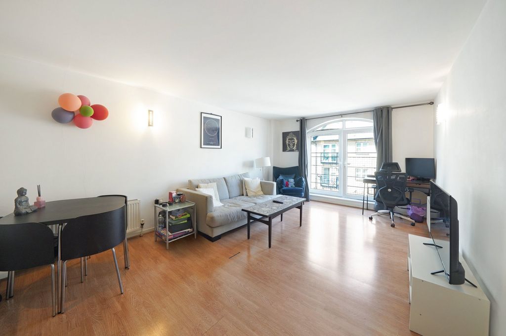 Property photo 2 of 7