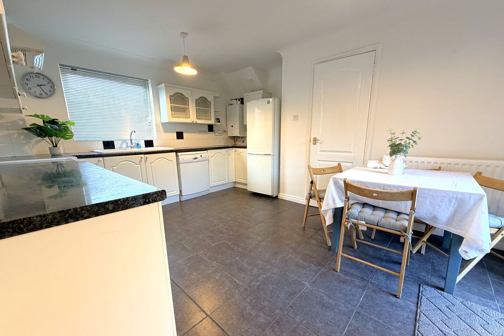 Property photo 2 of 12 Picture No. 06