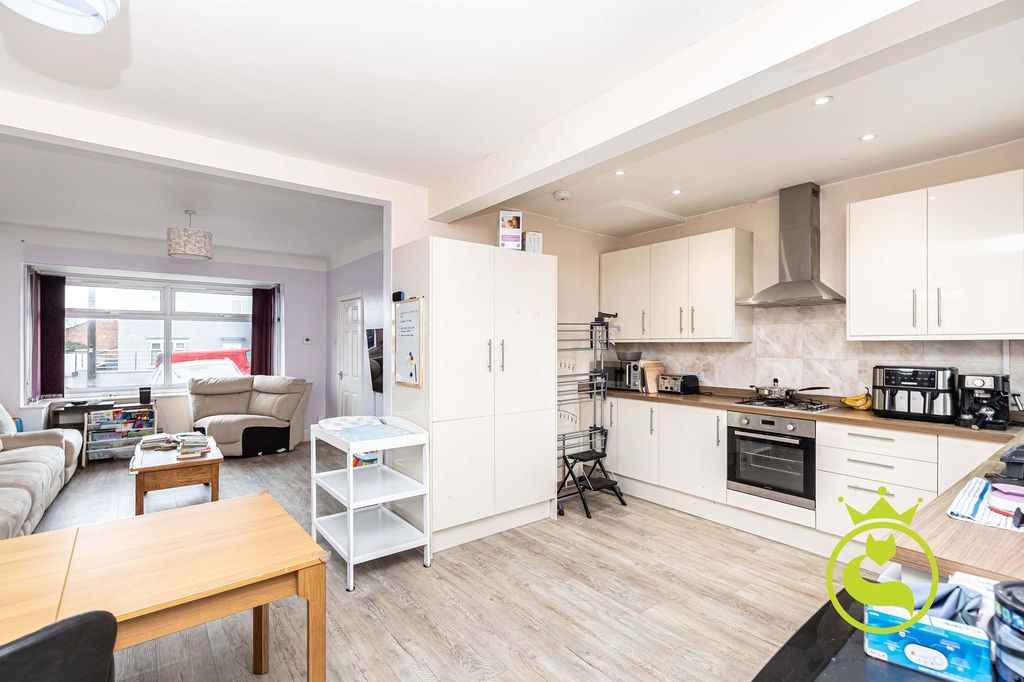 Property photo 3 of 15