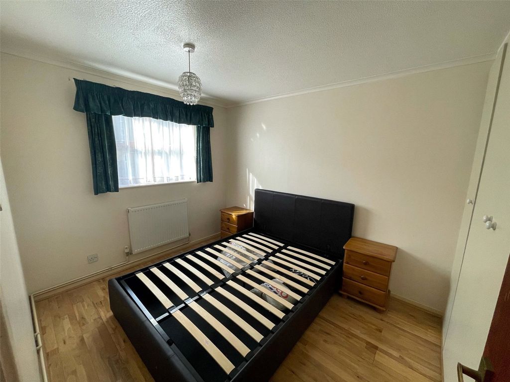Property photo 3 of 6 Picture No. 04