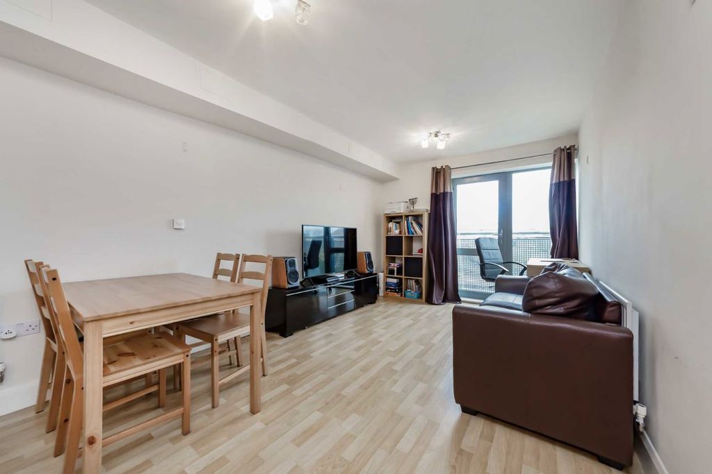 Property photo 2 of 5