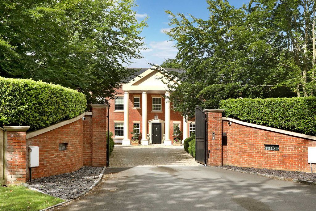 Property photo 2 of 51