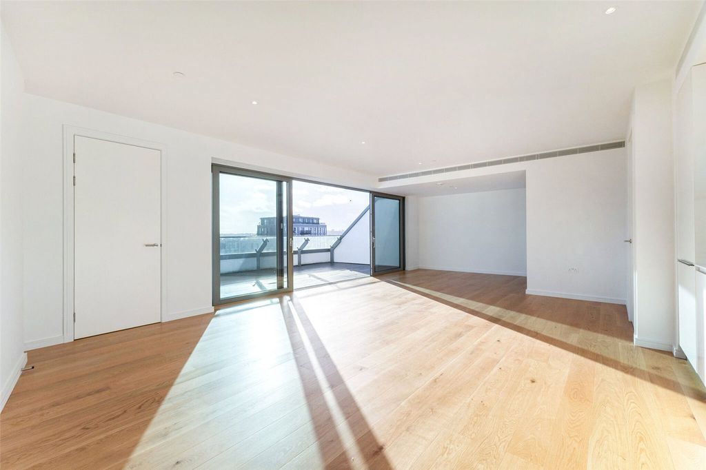 Property photo 3 of 22 Living/Kitchen