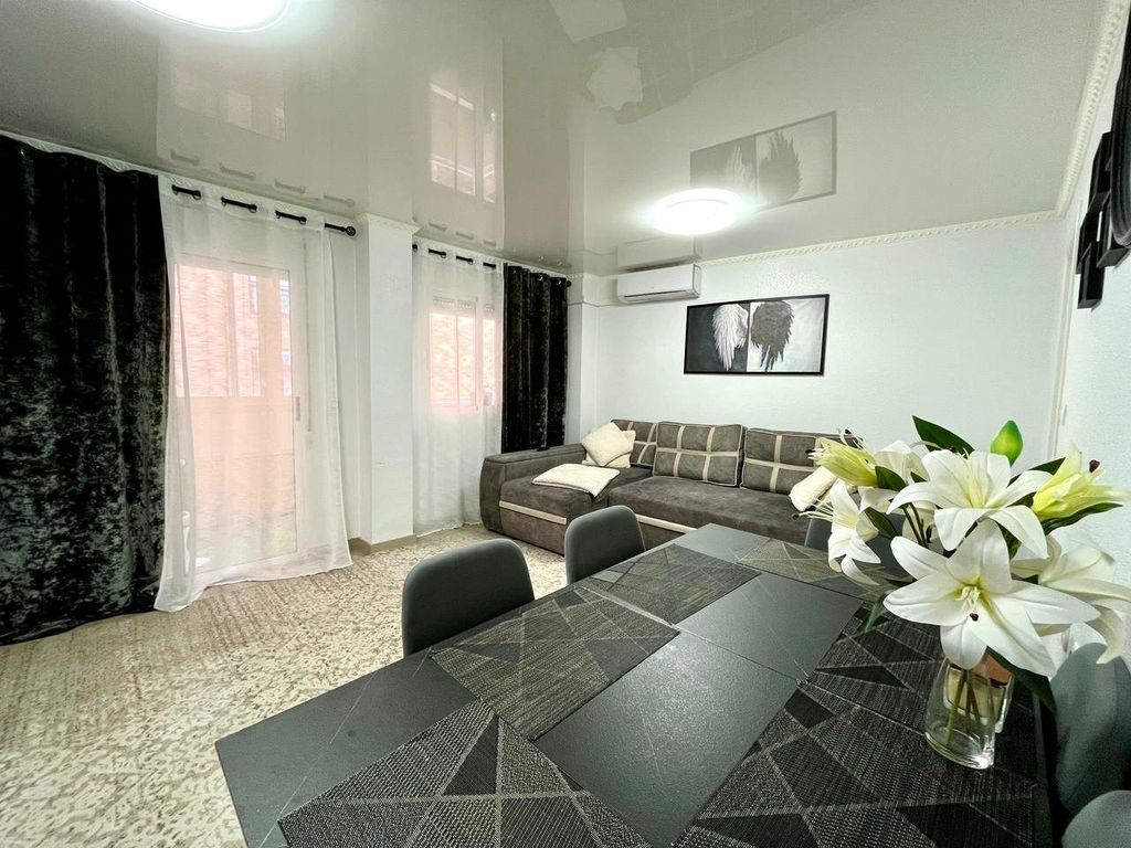 Property photo 1 of 32