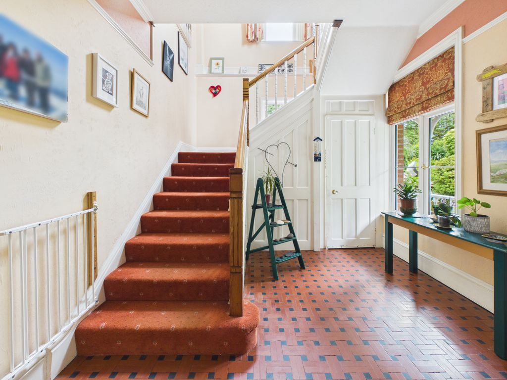 Property photo 2 of 41