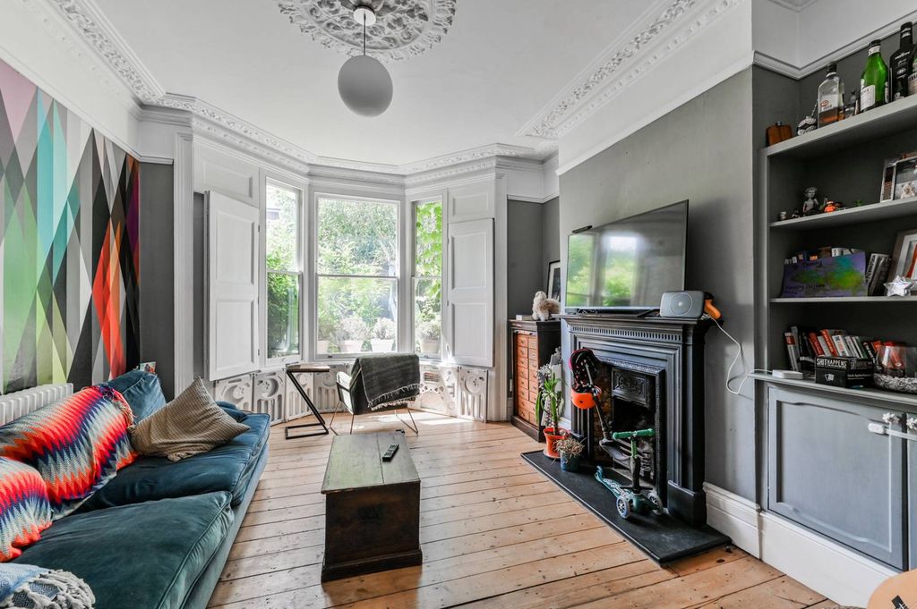 Property photo 2 of 17