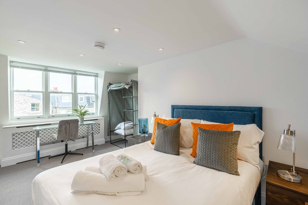 Property photo 3 of 14 Picture 3