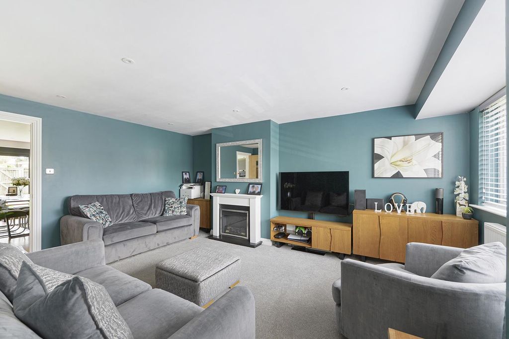 Property photo 1 of 18 37Alliance03.Jpg