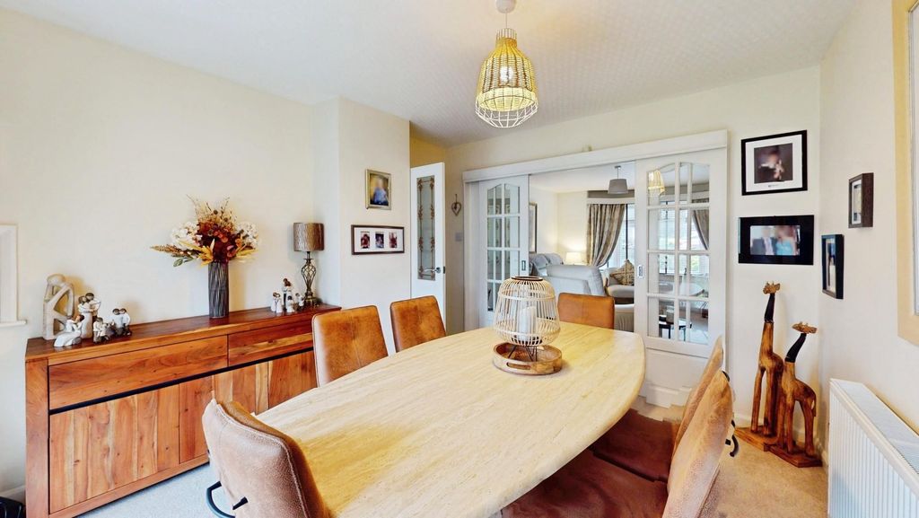 Property photo 2 of 23 d213A410-Birchlands-Grove-02112026_134616.Jpg