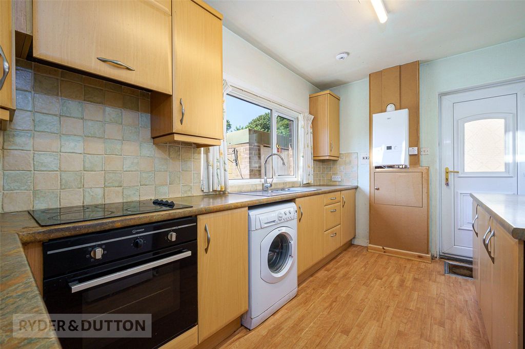 Property photo 3 of 21 Kitchen