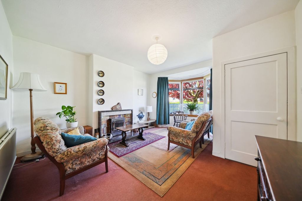 Property photo 3 of 31