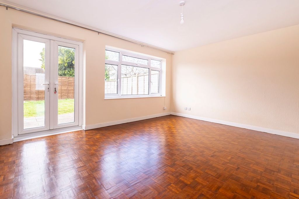 Property photo 3 of 21 Lounge/Dining Room