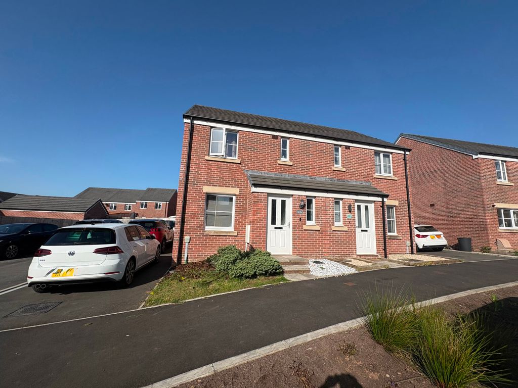 Property photo 2 of 19