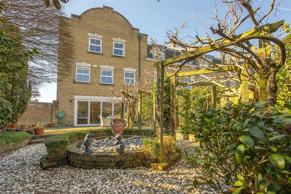 Property photo 1 of 20 Picture No. 16