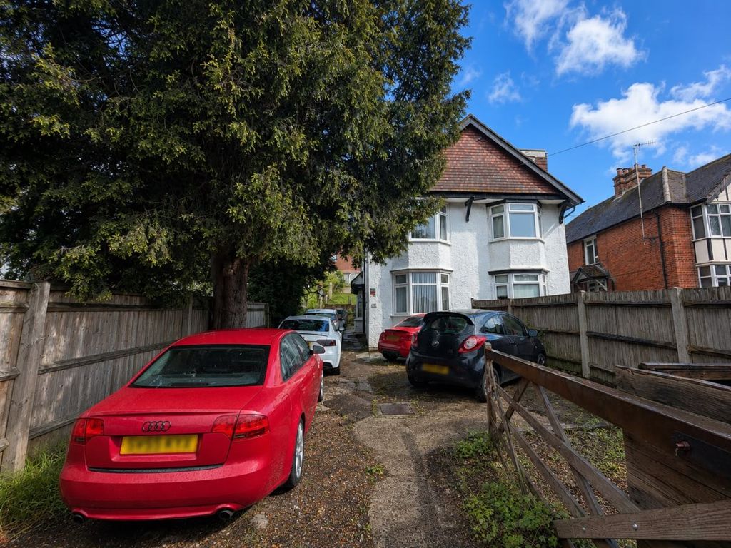 Property photo 1 of 12