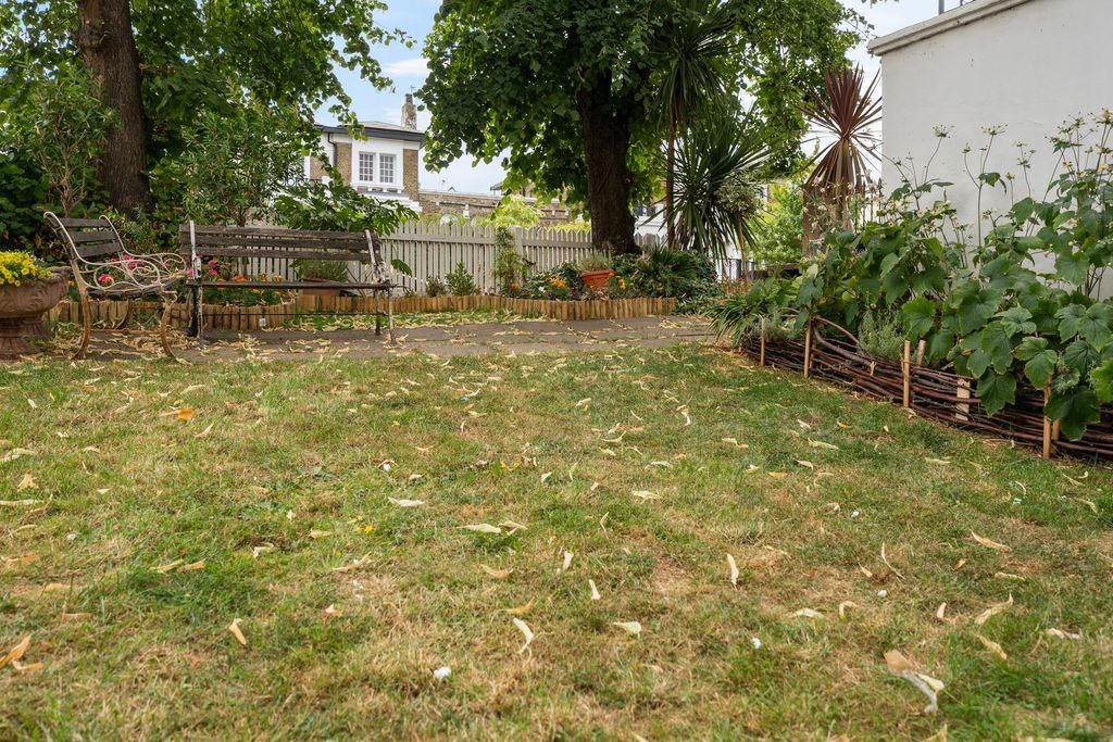 Property photo 2 of 12
