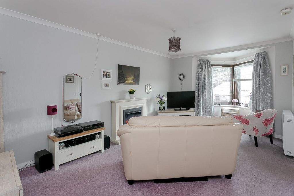 Property photo 2 of 24