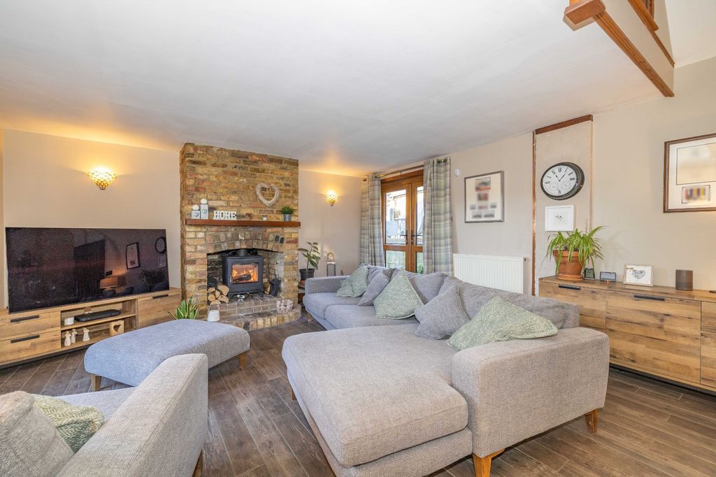 Property photo 3 of 15 Picture 3