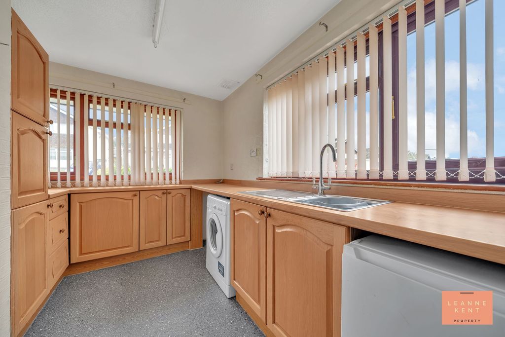 Property photo 3 of 32