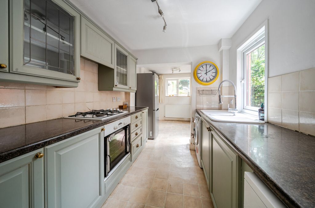 Property photo 3 of 13 1313687-12-685Bf9...