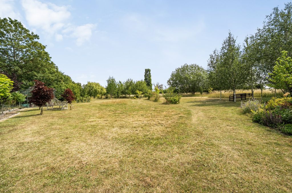 Property photo 2 of 34