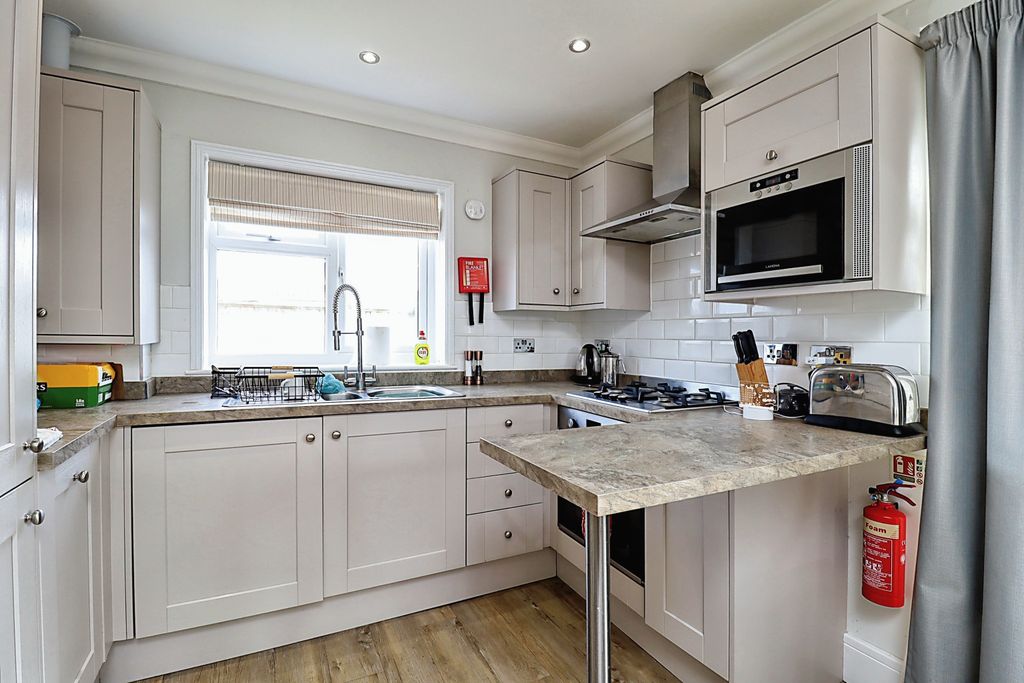 Property photo 3 of 15 Kitchen