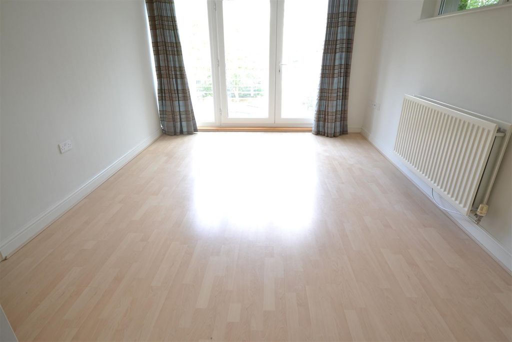 Property photo 3 of 9 Lounge.Jpg