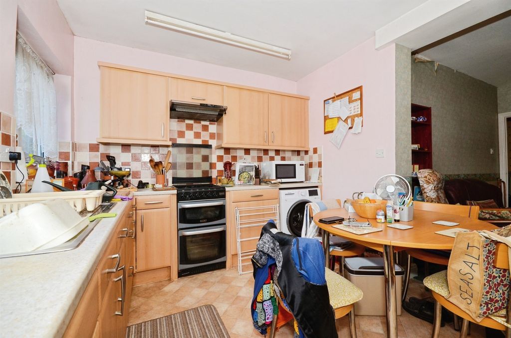 Property photo 3 of 14