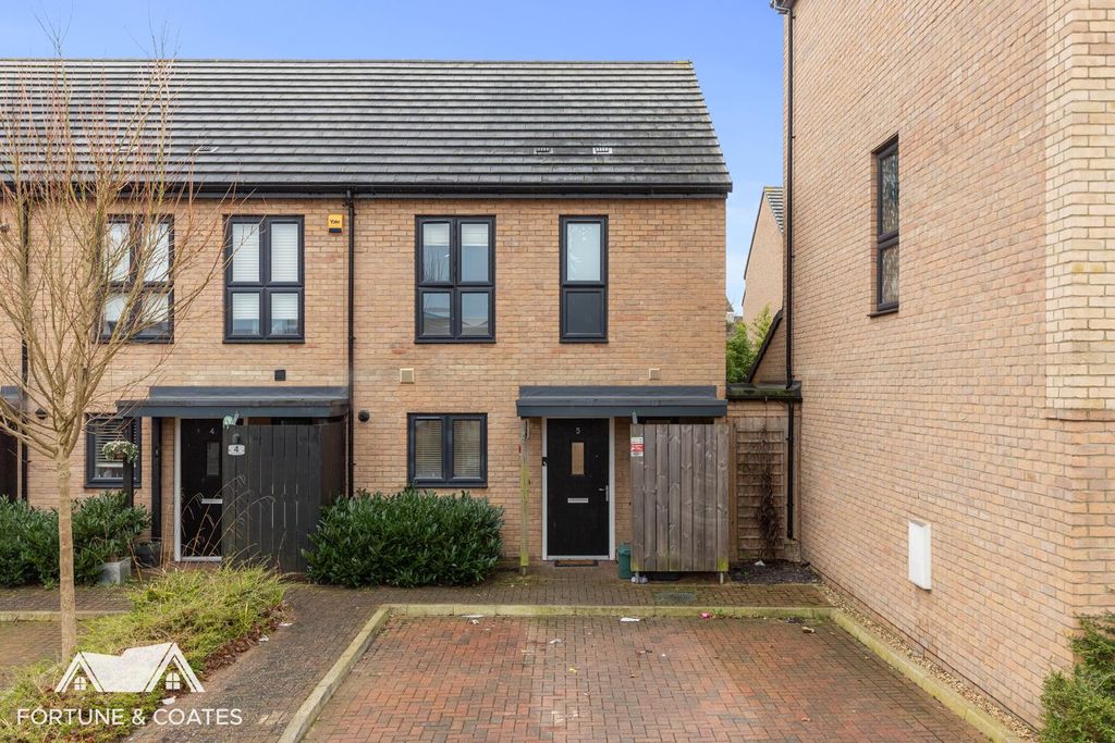 Property photo 1 of 18 Icenisquare_18.Jpg
