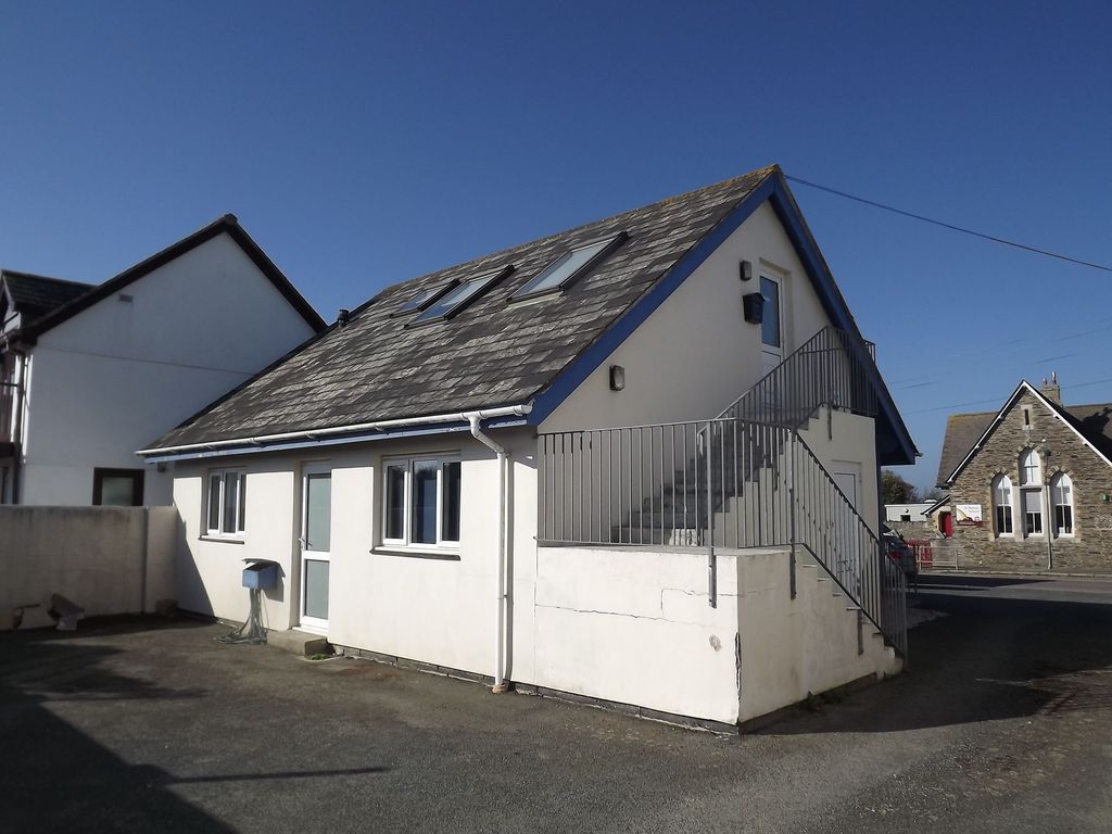 Property photo 1 of 6 External