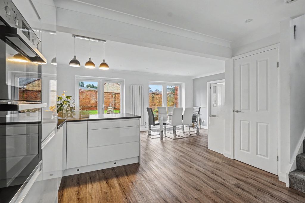 Property photo 3 of 16 4720586