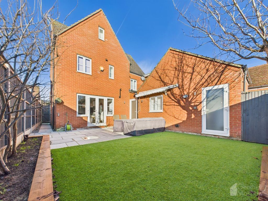 Property photo 3 of 34 Cam02365G0-Pr0399-Still001.Jpg