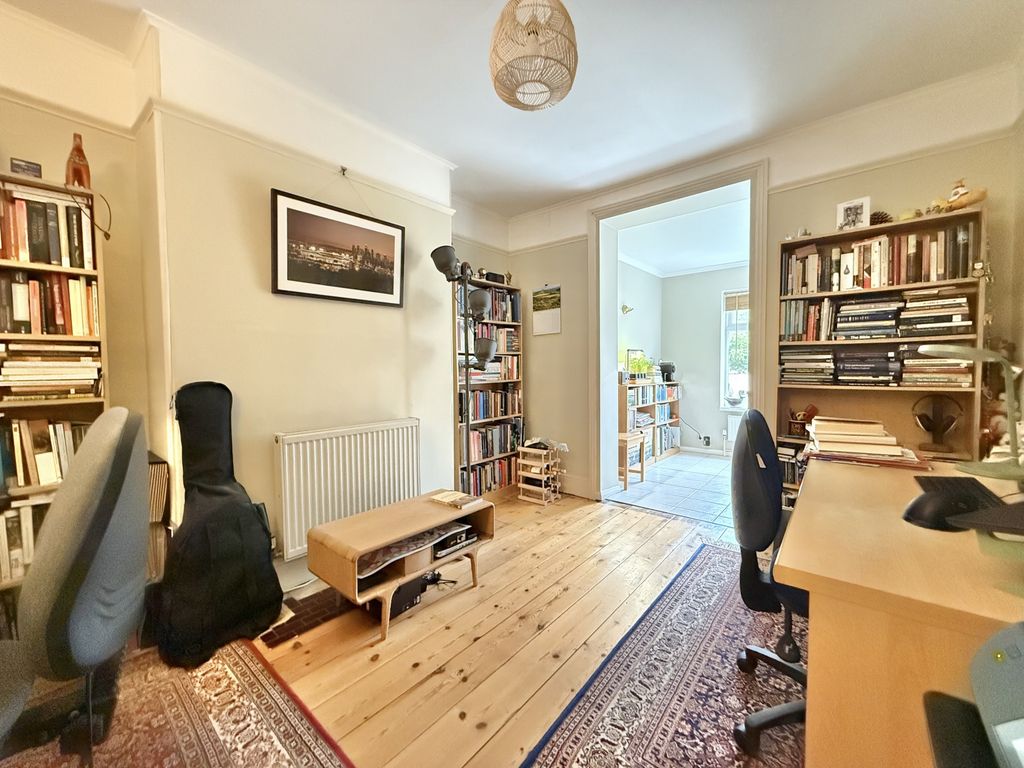 Property photo 3 of 16 Photo 12