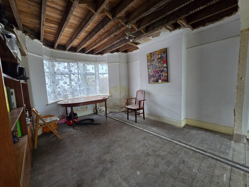 Property photo 2 of 9 Gallery