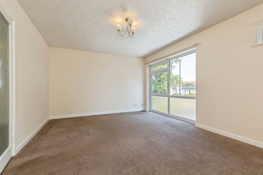 Property photo 3 of 8 Pbox-Img.Jpg