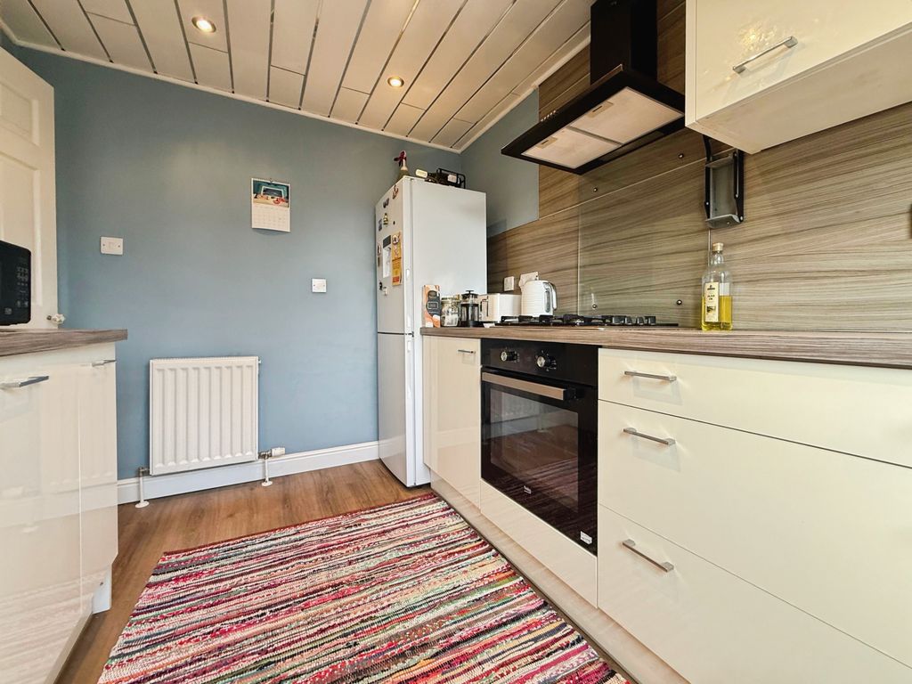 Property photo 3 of 13 Kitchen