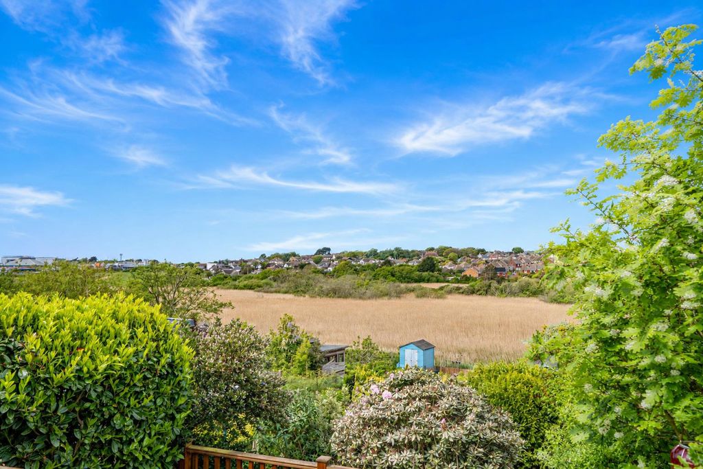 Property photo 2 of 23 8830533A-7c50-4c0d-87Ca-4Fb350981cd8.Png