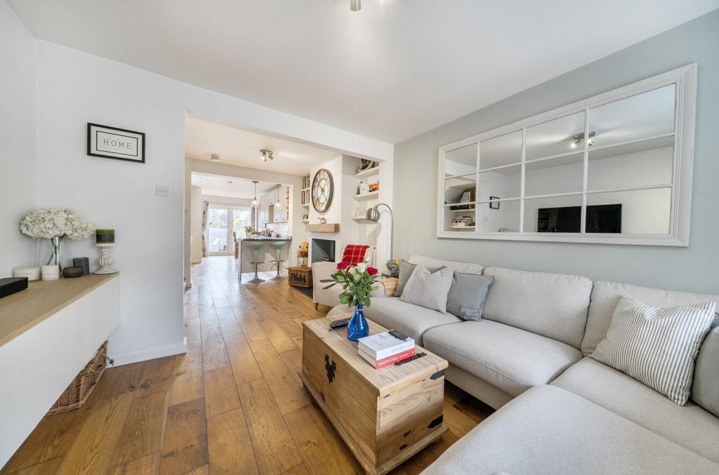 Property photo 2 of 16 1442348-15-69Dce6...