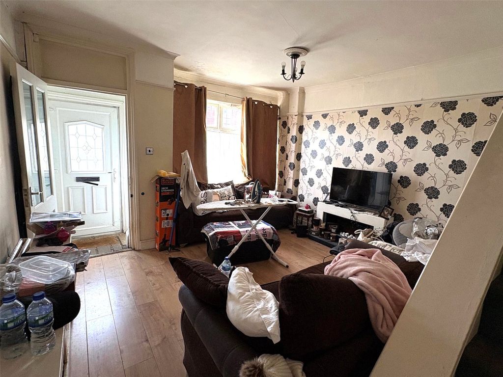 Property photo 2 of 8 Picture No. 11